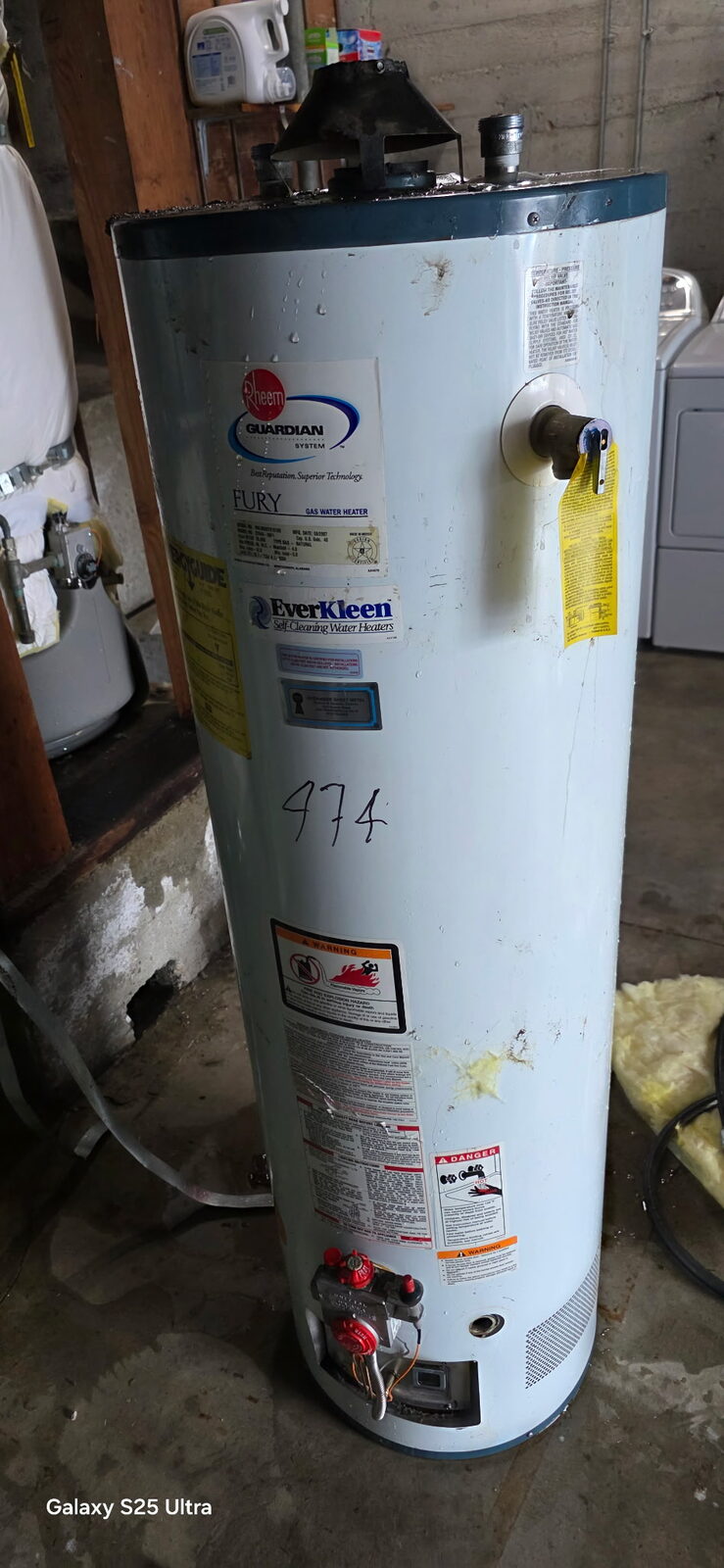 Water heater replacement — the 600 block of Arlington St