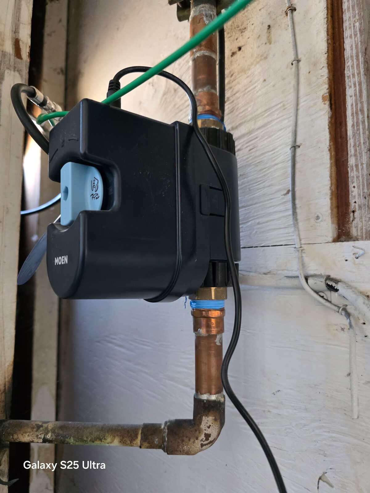 Leak detector installation — the 400 block of Sunset Way